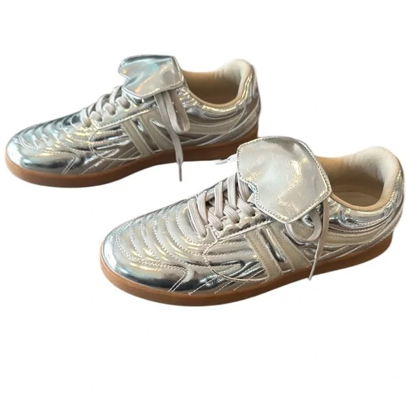 Steve Madden Madrid Silver Low Top Sneakers Size 10M NWOB - Picture 5 of 12